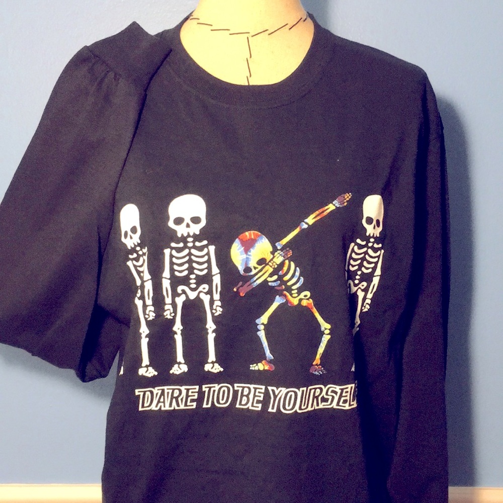 Dare to be yourself long sleeve Gildan shirt sz L